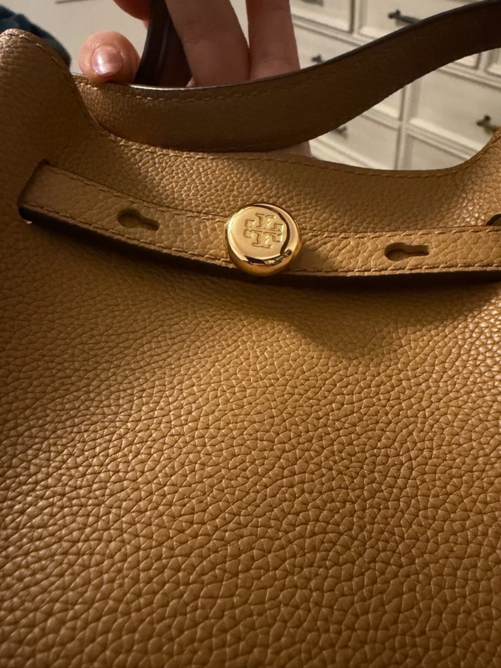 Tory Burch Small Romy Bucket Bag Tan Pebbled Leather Gold Hardware Crossbody 🐌 - Picture 4 of 5